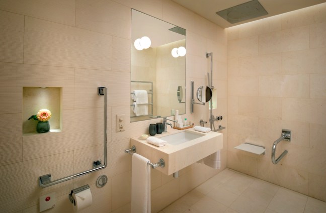 waldhotelrehabbathroom